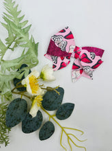 Load image into Gallery viewer, Amy Bows