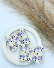 Load image into Gallery viewer, Medium Piggy Tails