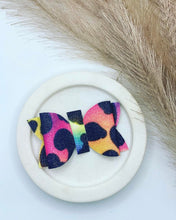 Load image into Gallery viewer, Penelope Bows