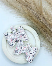 Load image into Gallery viewer, Medium Piggy Tails