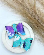 Load image into Gallery viewer, Medium Piggy Tails