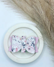 Load image into Gallery viewer, Penelope Bows