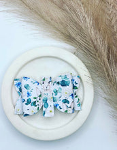 Load image into Gallery viewer, Penelope Bows