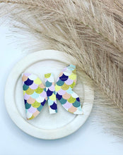 Load image into Gallery viewer, Little Splash Bow