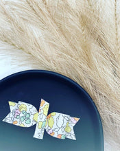 Load image into Gallery viewer, Layla Bow