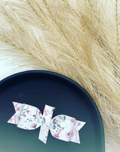 Load image into Gallery viewer, Layla Bow