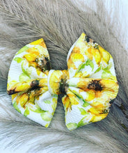 Load image into Gallery viewer, Poppy Bows