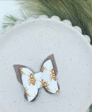 Load image into Gallery viewer, Khia Bows
