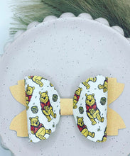 Load image into Gallery viewer, Zaylee Bows
