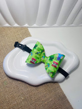 Load image into Gallery viewer, Huxleys Bow ties
