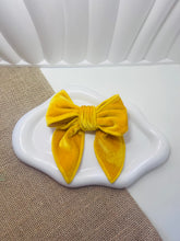 Load image into Gallery viewer, Elodie Bows
