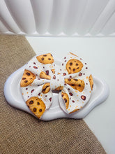 Load image into Gallery viewer, Poppy Bows (Patterned)
