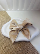 Load image into Gallery viewer, Elodie Bows
