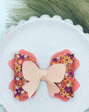 Load image into Gallery viewer, Luna Bows
