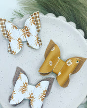 Load image into Gallery viewer, Khia Bows
