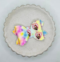 Load image into Gallery viewer, Zaylee Bow
