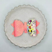 Load image into Gallery viewer, Zaylee Bow
