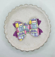 Load image into Gallery viewer, Zaylee Bow
