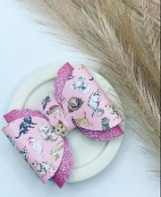 Load image into Gallery viewer, Lacey Bows
