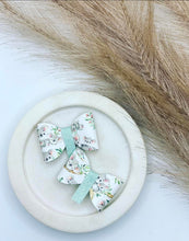 Load image into Gallery viewer, Small Piggy Tails
