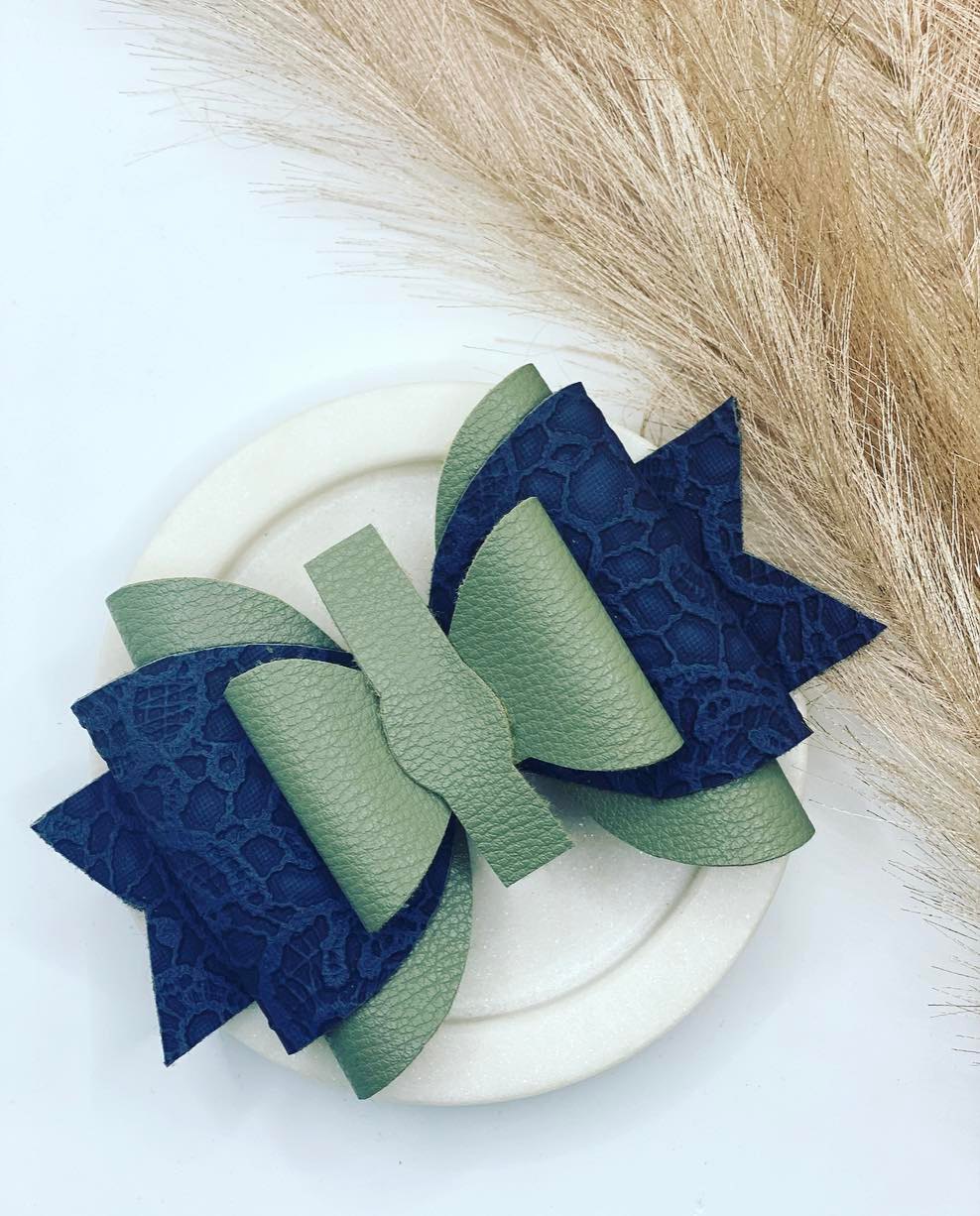 Ivy Bows