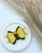 Load image into Gallery viewer, Sadie Midi Bows
