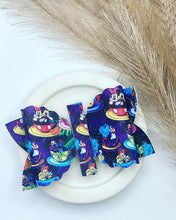 Load image into Gallery viewer, Large Oakley Bow
