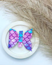 Load image into Gallery viewer, Little Splash Bow
