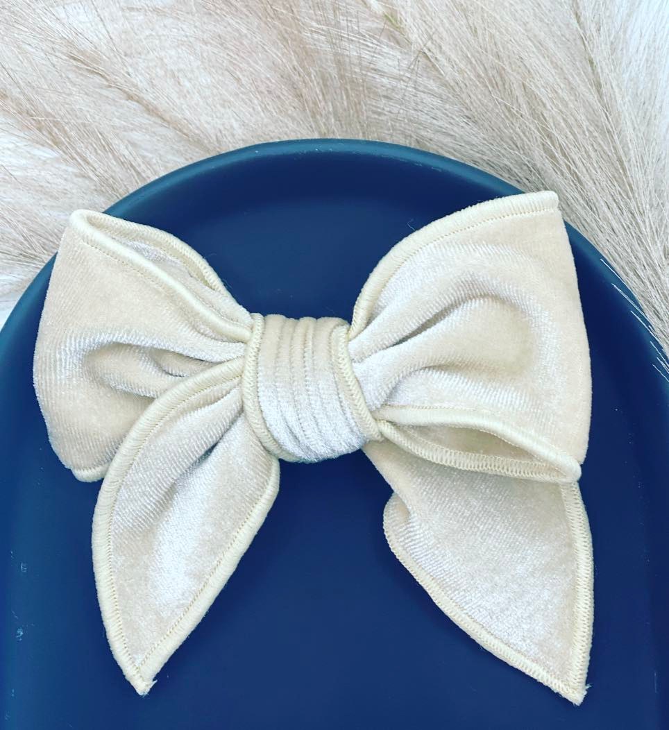 Elodie Bows