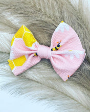 Load image into Gallery viewer, Anastasia Bows
