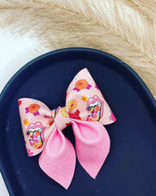 Load image into Gallery viewer, Large Sailor Bows
