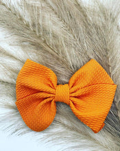 Load image into Gallery viewer, Anastasia Bows
