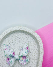 Load image into Gallery viewer, Butterfly Kisses
