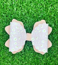 Load image into Gallery viewer, Amiyah Bows
